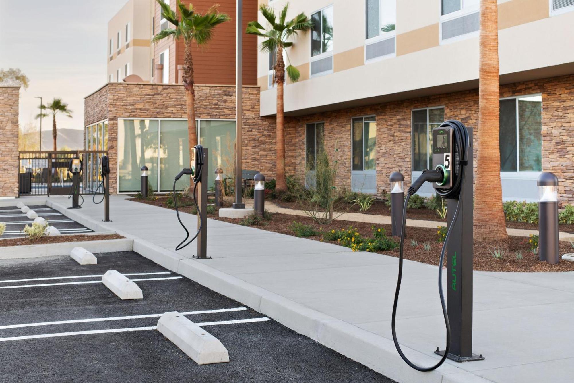 Fairfield By Marriott Inn & Suites Chino Eksteriør bilde